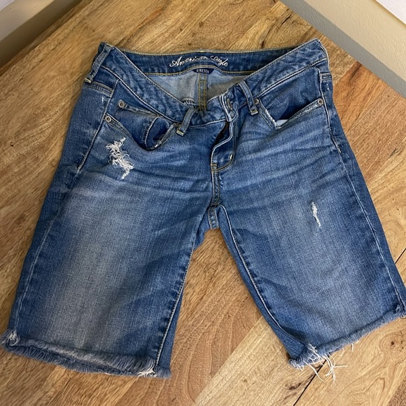 American Eagle Capri Shorts size 6 - Picture 2 of 4